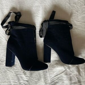 Zara Dark Blue Velvet Heeled Boots with black ribbon and gold zipper detail